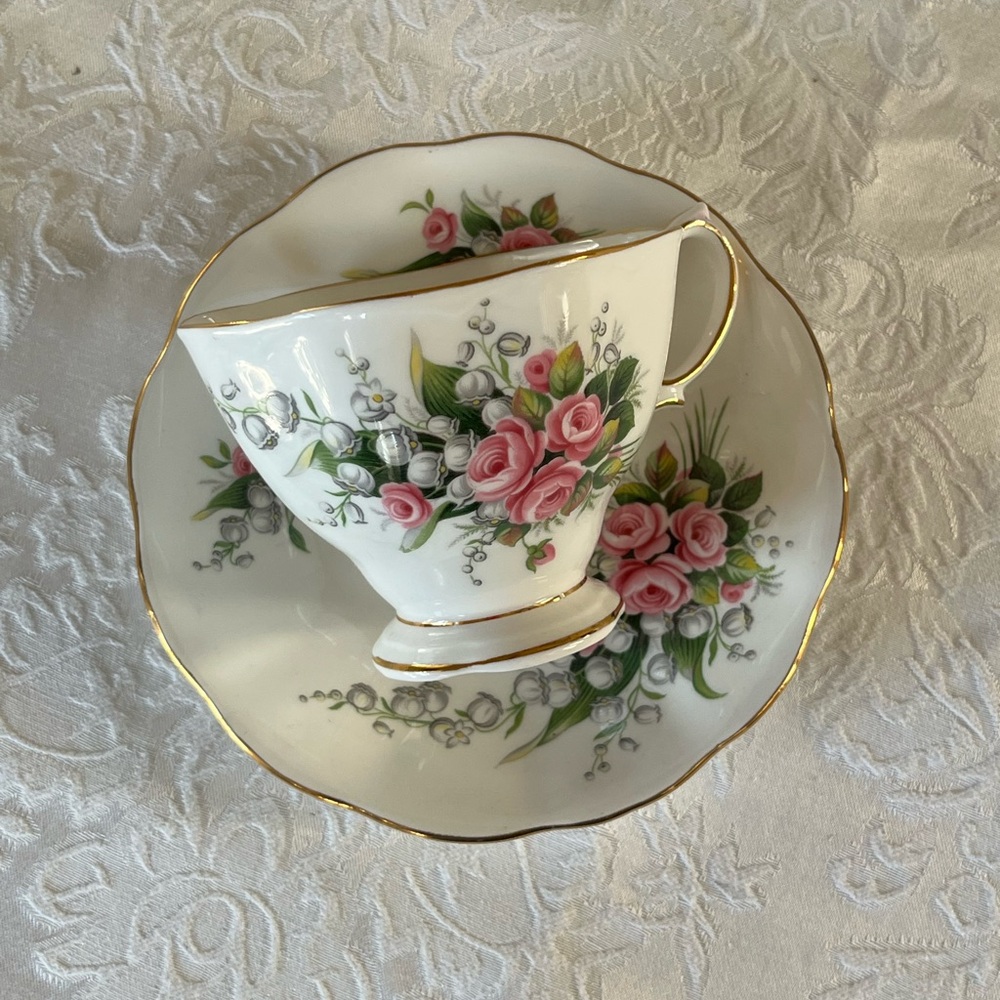 Vintage teacup.  Royal Albert Lilly of the Valley.